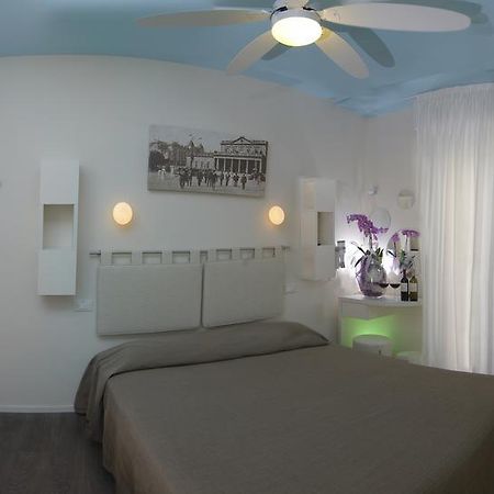 Hotel Casablanca Римини Стая снимка