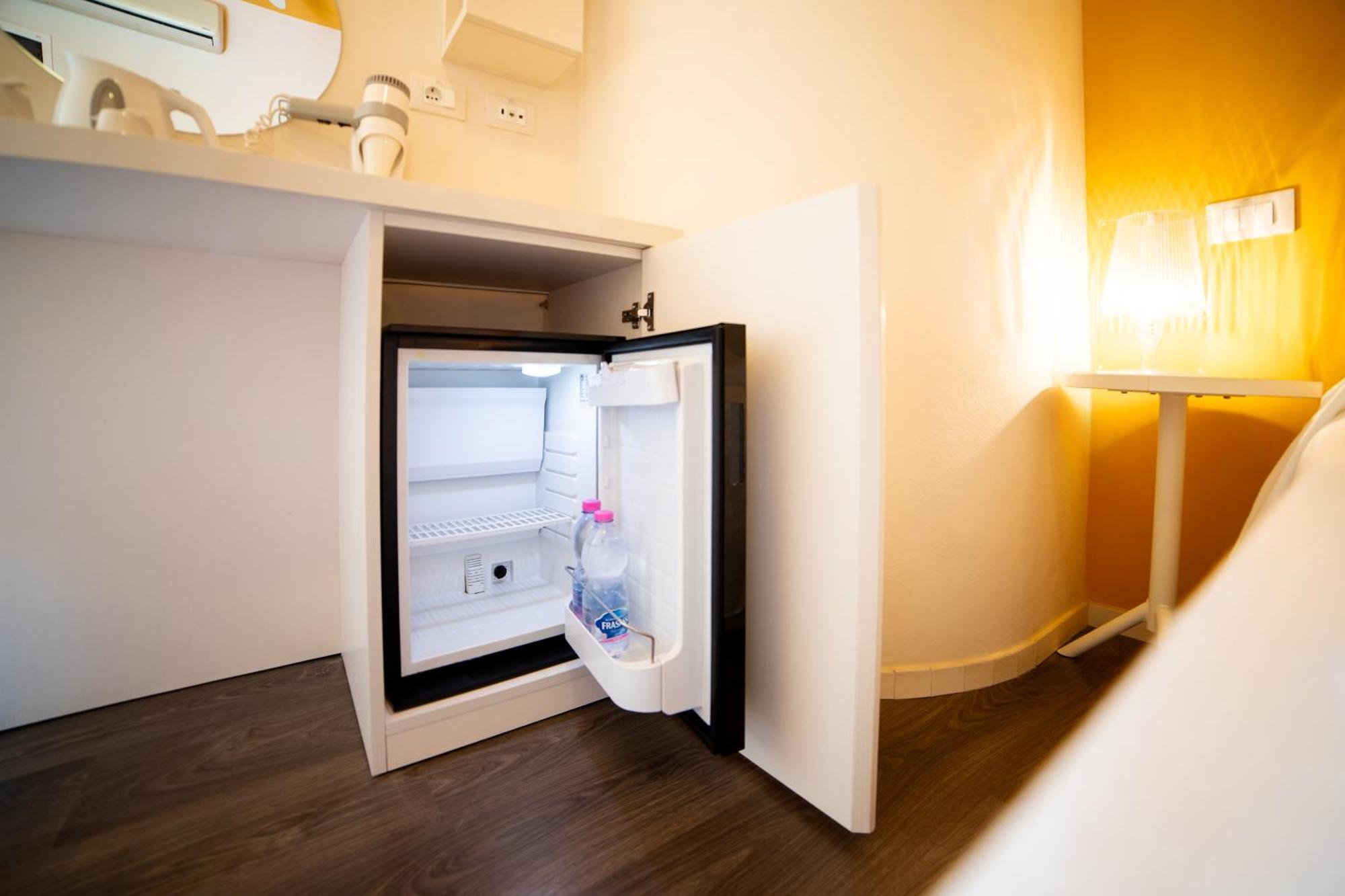Hotel Casablanca Римини Екстериор снимка