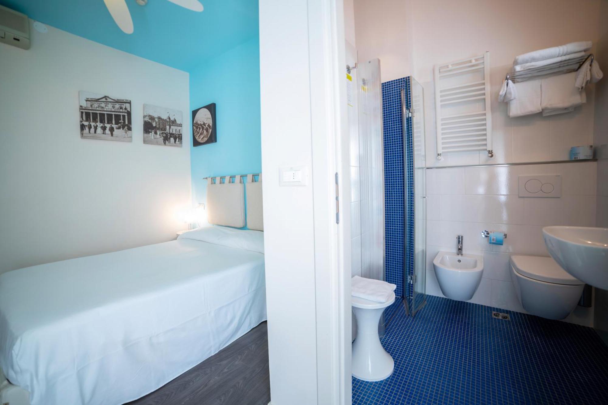 Hotel Casablanca Римини Екстериор снимка