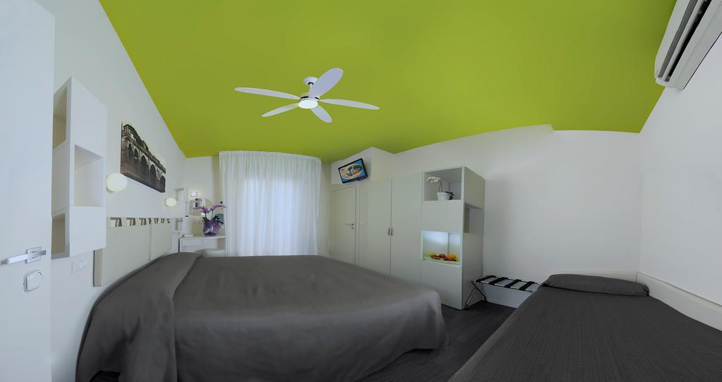Hotel Casablanca Римини Екстериор снимка