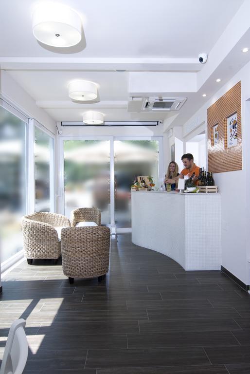 Hotel Casablanca Римини Екстериор снимка