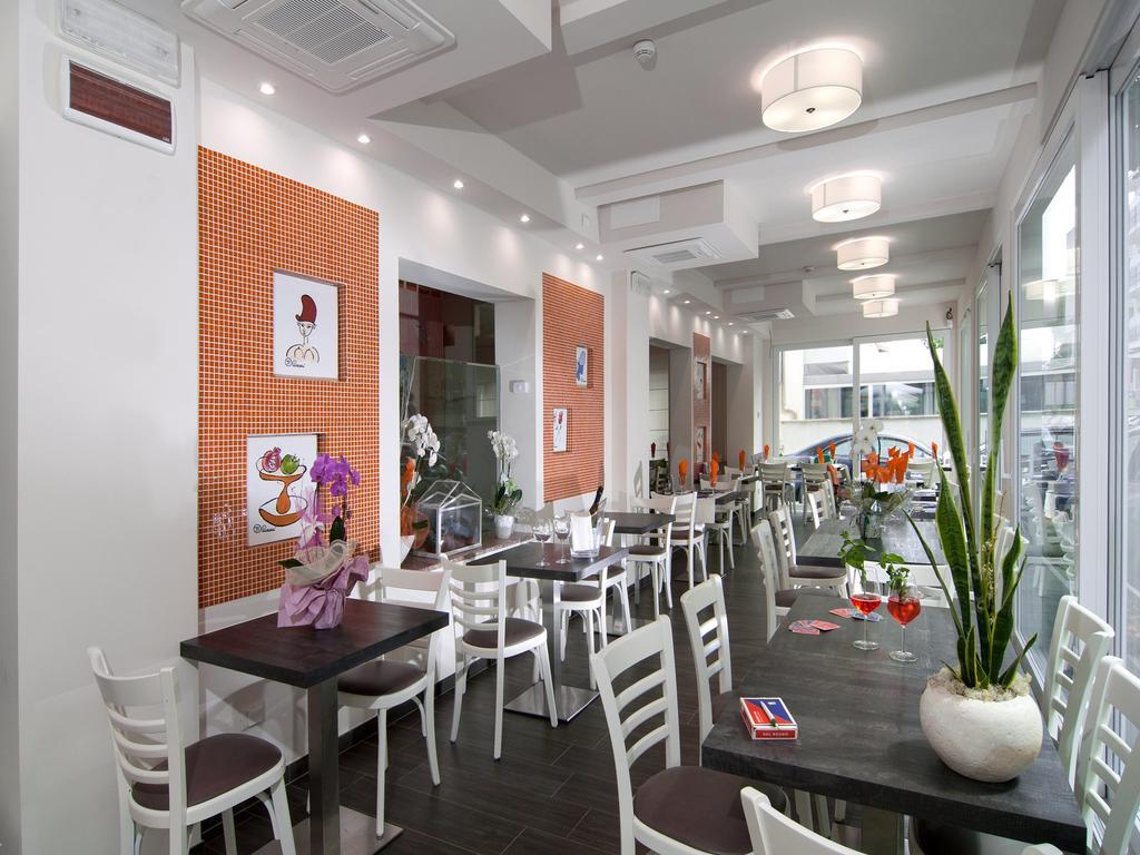 Hotel Casablanca Римини Екстериор снимка