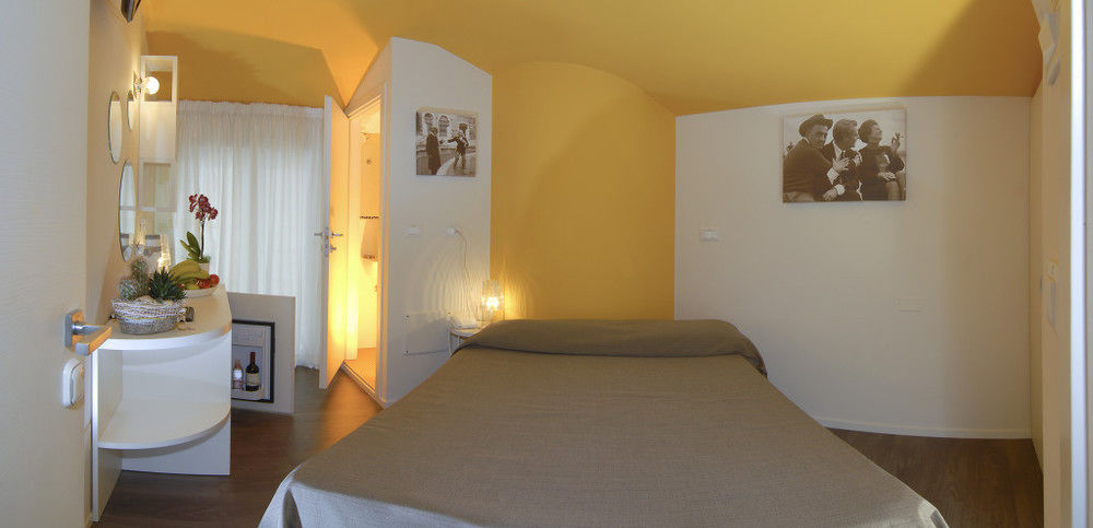 Hotel Casablanca Римини Екстериор снимка